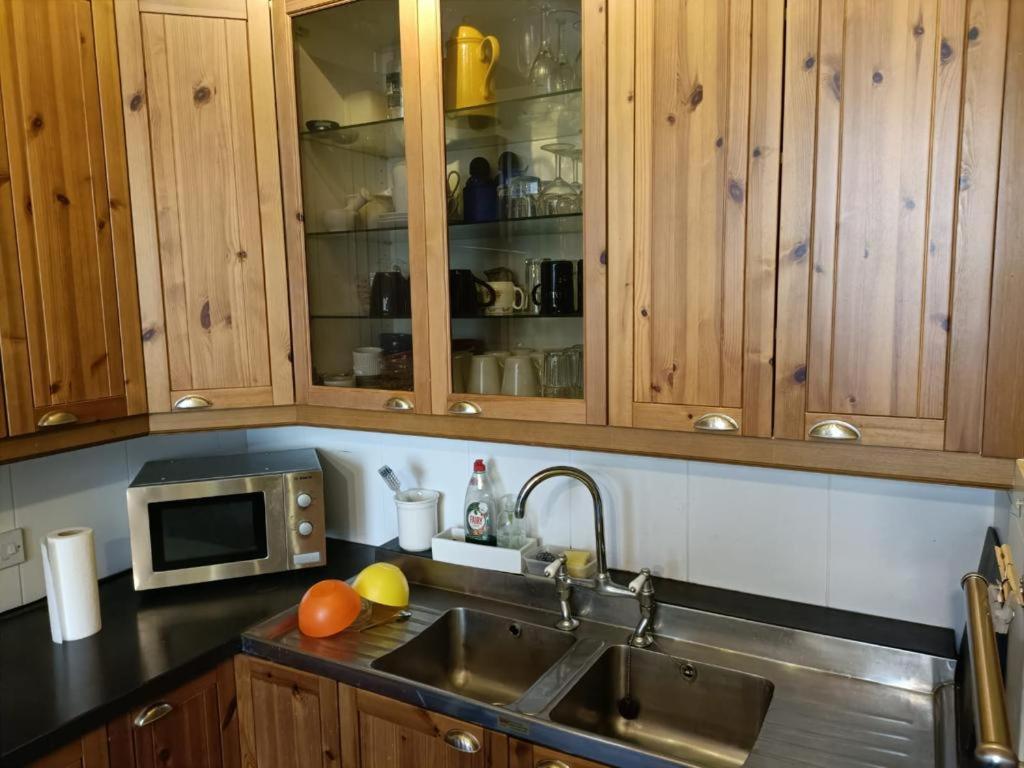City Centre Flat - Sleep Upto 4 Edimburgo Esterno foto
