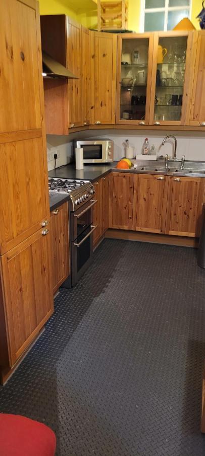 City Centre Flat - Sleep Upto 4 Edimburgo Esterno foto